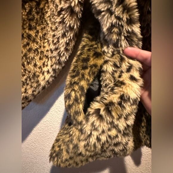 OshKosh B'Gosh Leopard Print Faux Fur Jacket Size 6 - Picture 5 of 11